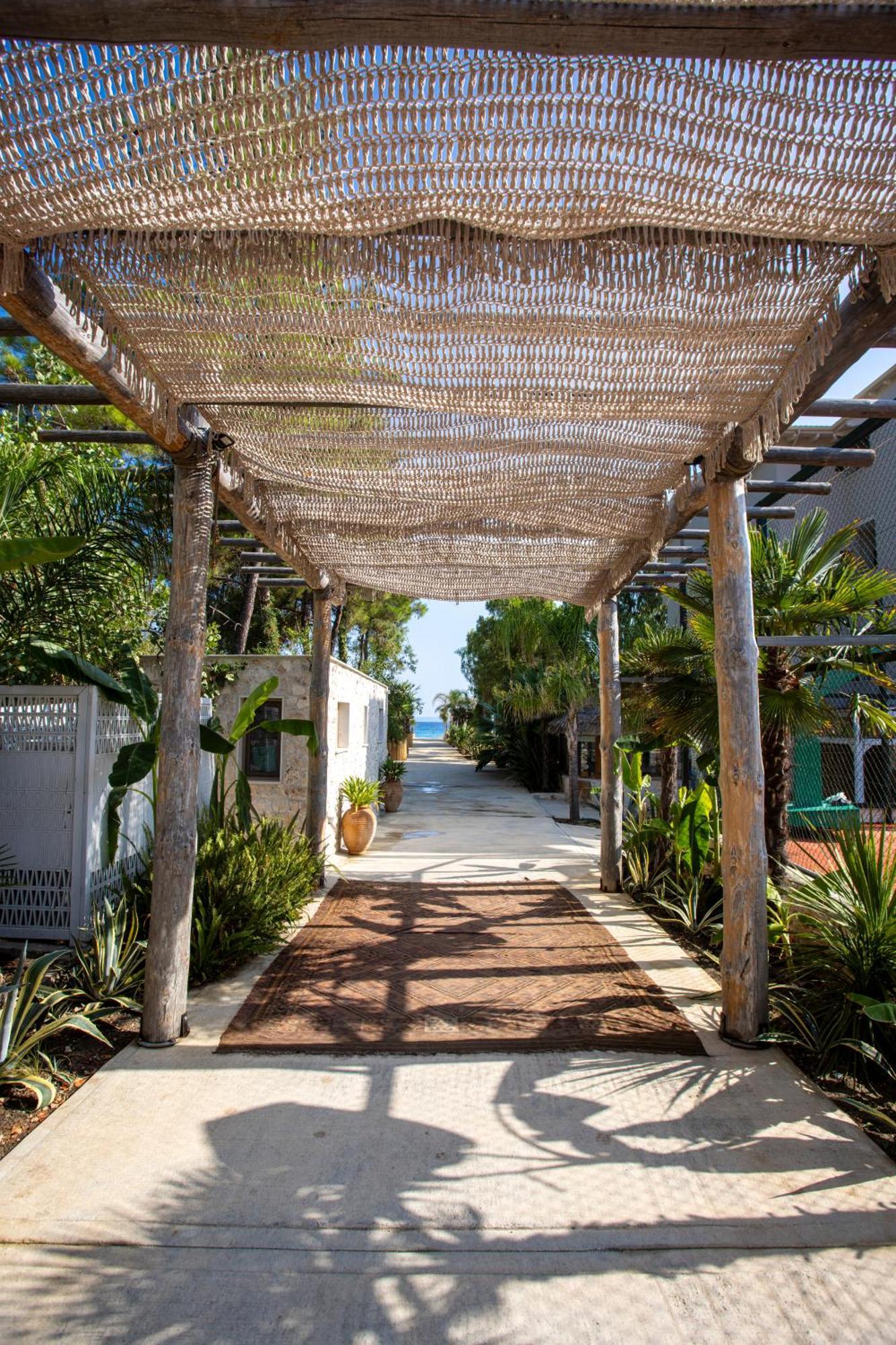 Mako Sea & Suites Pefkochori Bagian luar foto